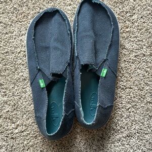 Men’s size 8 Sanuk